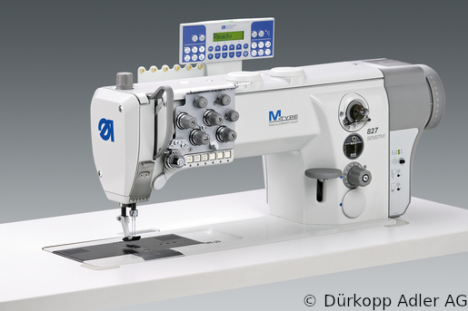 827-260122-M Двухигольная швейная машина с плоской платформой, с нижним и игольным продвижением материала. С прямым встроенным приводом DA Direct Drive с блоком управления DAC classic и пультом управления OP1000.  M-TYPE (0827 990202 002)