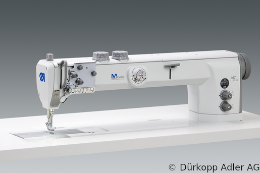 H867-190362-70 Одноигольная длиннорукавная (700мм) машина челночного стежка с плоской платформой. Усиленная версия. Нижний, игольный транспортеры и верхний альтернирующий транспортером лапкой (H867 990001 028)
